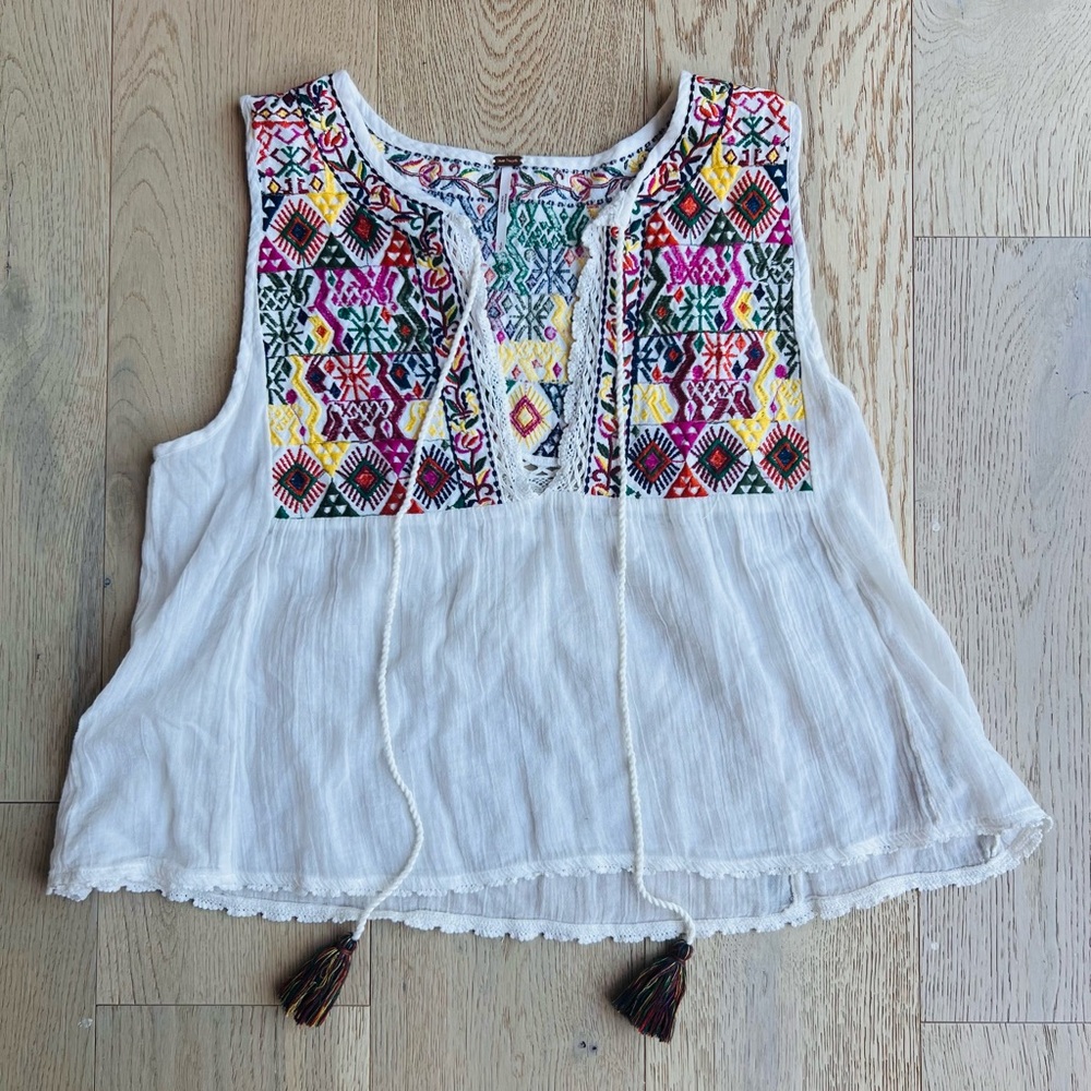 Free People - Lohri Embroidered Tassel Top in Ivory SZ: S boho